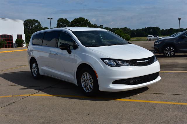 2025 Chrysler Voyager VOYAGER LX