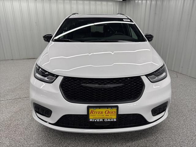 2025 Chrysler Pacifica Hybrid PACIFICA PLUG-IN HYBRID S APPEARANCE