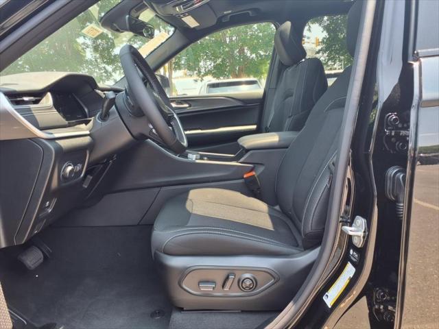 2025 Jeep Grand Cherokee GRAND CHEROKEE L LAREDO X 4X4 2025 Jeep Grand Cherokee GRAND CHEROKEE L LAREDO X 4X4