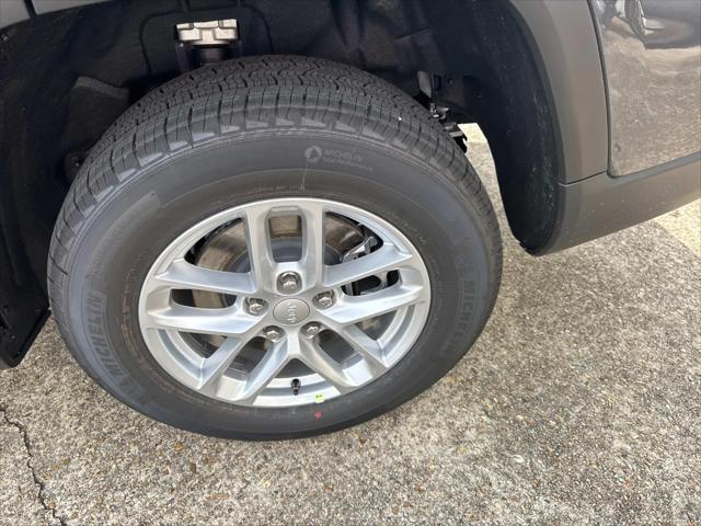 2025 Jeep Grand Cherokee GRAND CHEROKEE L LAREDO X 4X2
