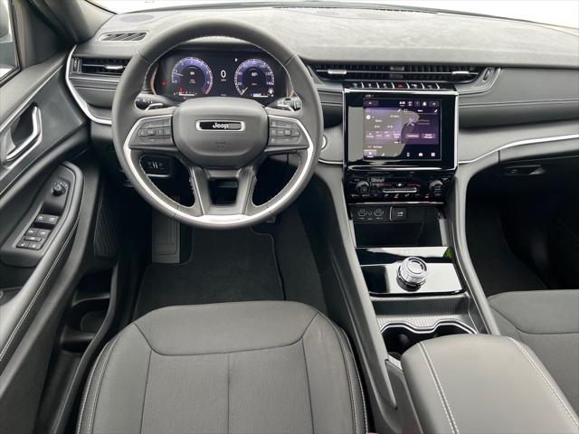 2025 Jeep Grand Cherokee GRAND CHEROKEE L LAREDO X 4X4