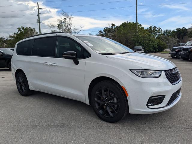2025 Chrysler Pacifica PACIFICA LIMITED AWD