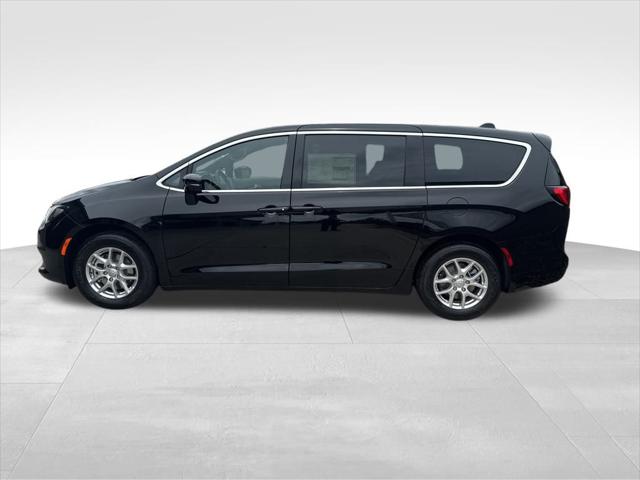 2025 Chrysler Voyager VOYAGER LX