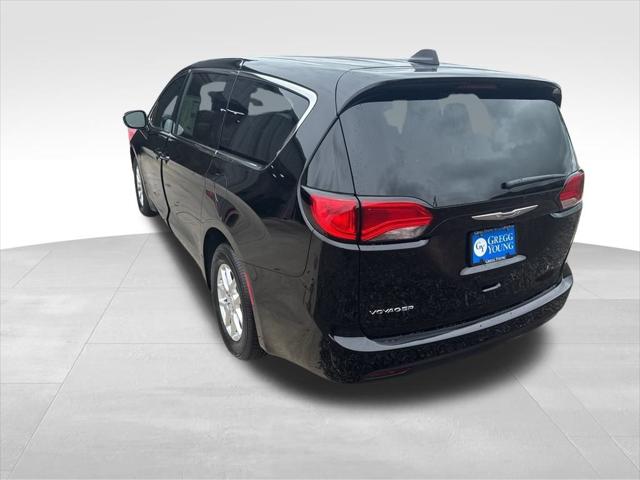 2025 Chrysler Voyager VOYAGER LX