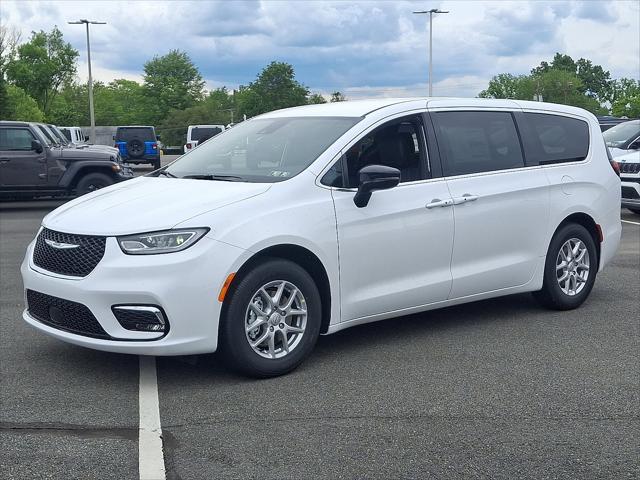 2025 Chrysler Pacifica PACIFICA SELECT