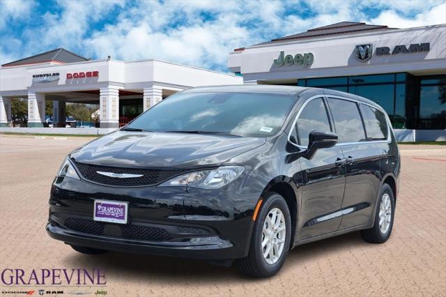 2025 Chrysler Voyager VOYAGER LX