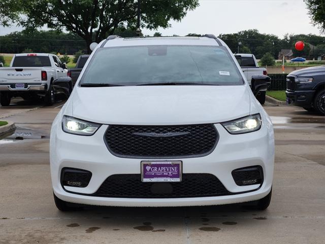 2025 Chrysler Pacifica Hybrid PACIFICA PLUG-IN HYBRID S APPEARANCE