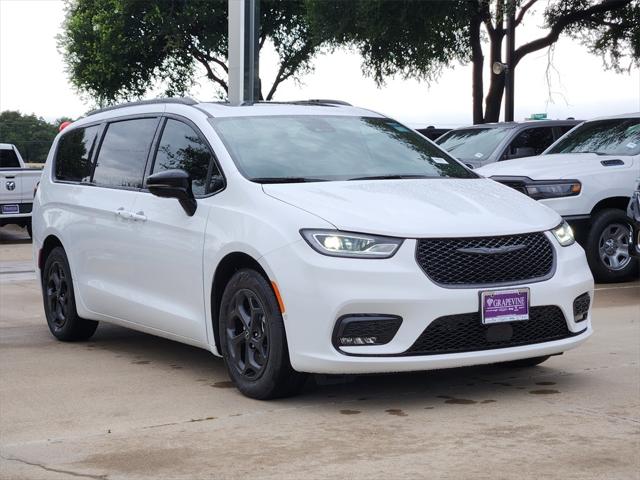 2025 Chrysler Pacifica Hybrid PACIFICA PLUG-IN HYBRID S APPEARANCE
