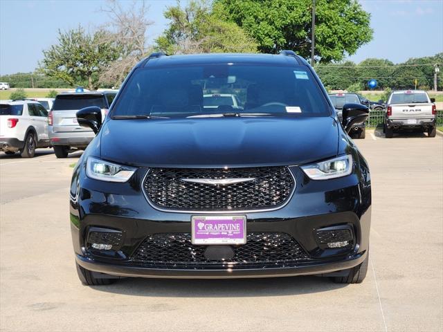 2025 Chrysler Pacifica Hybrid PACIFICA PLUG-IN HYBRID S APPEARANCE