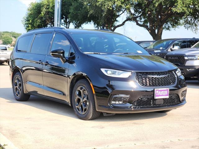 2025 Chrysler Pacifica Hybrid PACIFICA PLUG-IN HYBRID S APPEARANCE