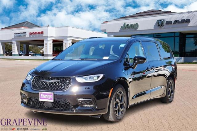 2025 Chrysler Pacifica Hybrid PACIFICA PLUG-IN HYBRID S APPEARANCE