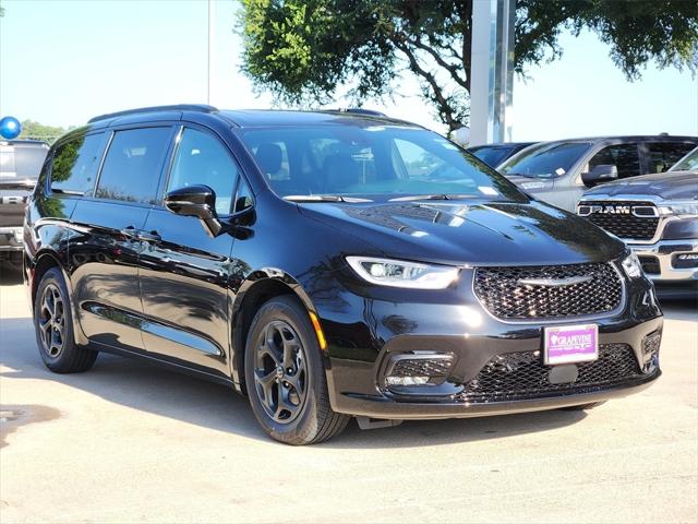 2025 Chrysler Pacifica Hybrid PACIFICA PLUG-IN HYBRID S APPEARANCE