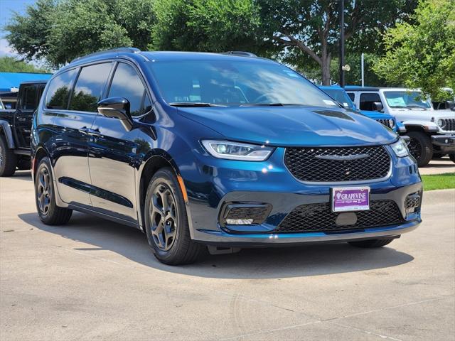 2025 Chrysler Pacifica Hybrid PACIFICA PLUG-IN HYBRID S APPEARANCE