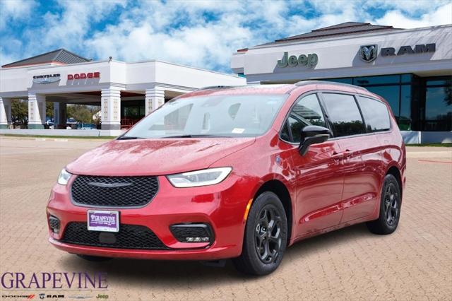 2025 Chrysler Pacifica Hybrid PACIFICA PLUG-IN HYBRID S APPEARANCE