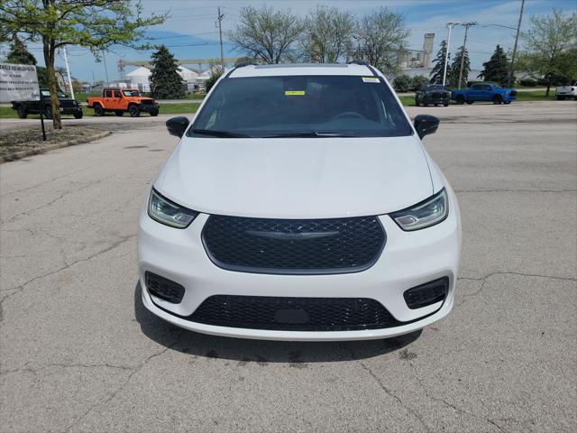 2025 Chrysler Pacifica Hybrid PACIFICA PLUG-IN HYBRID S APPEARANCE