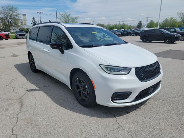 2025 Chrysler Pacifica Hybrid PACIFICA PLUG-IN HYBRID S APPEARANCE
