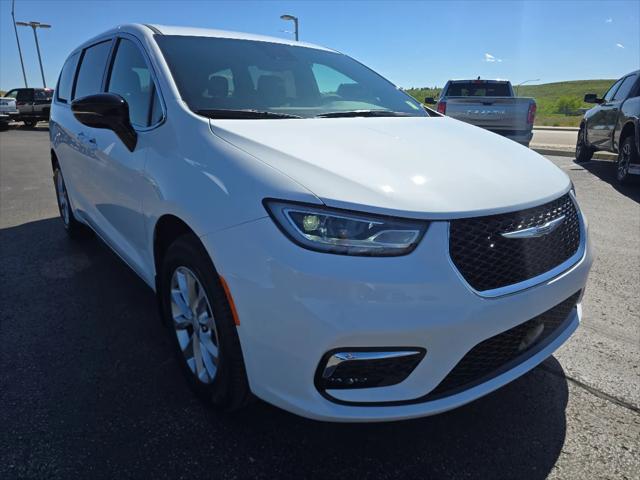 2025 Chrysler Pacifica PACIFICA SELECT AWD
