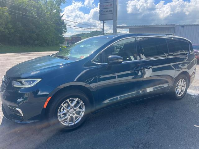2025 Chrysler Pacifica PACIFICA SELECT