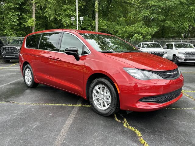 2025 Chrysler Voyager VOYAGER LX
