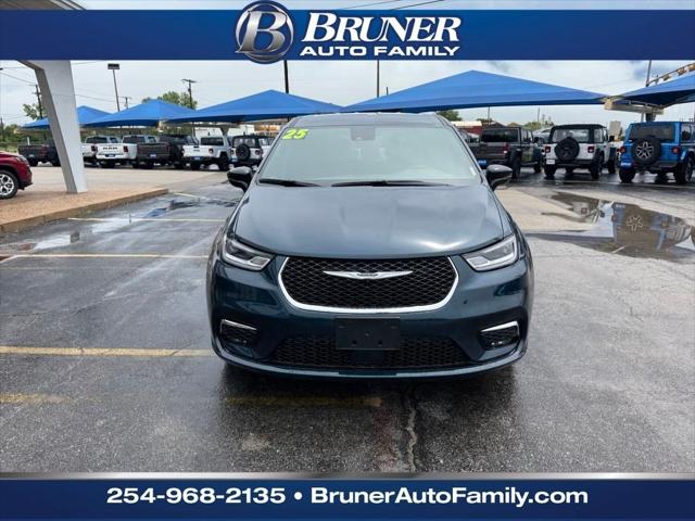 2025 Chrysler Pacifica PACIFICA SELECT