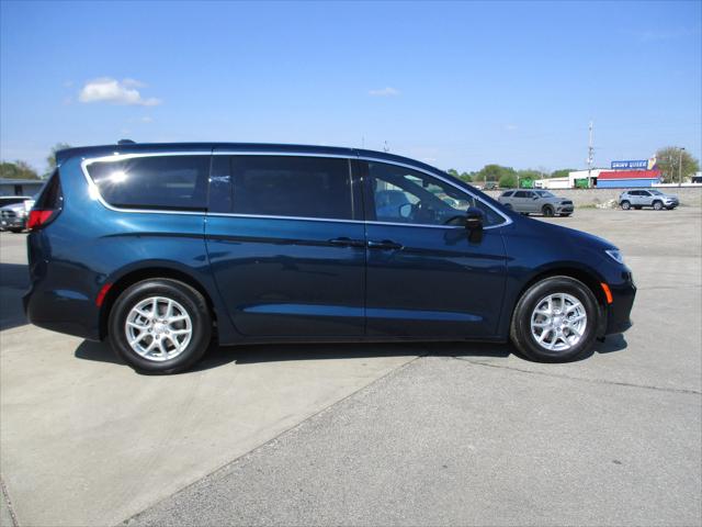 2025 Chrysler Pacifica PACIFICA SELECT