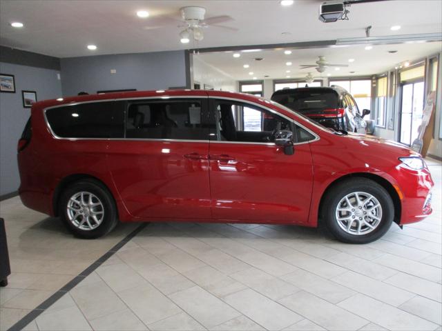 2025 Chrysler Pacifica PACIFICA SELECT