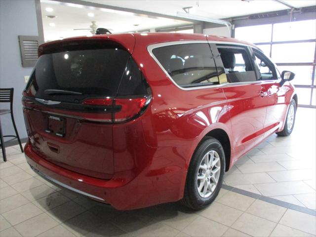 2025 Chrysler Pacifica PACIFICA SELECT