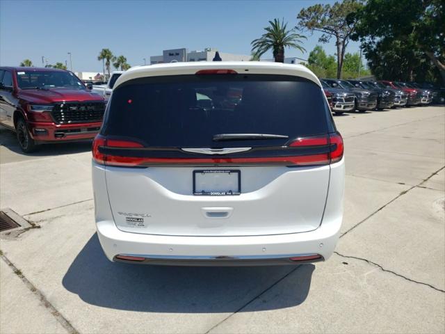 2025 Chrysler Pacifica PACIFICA SELECT