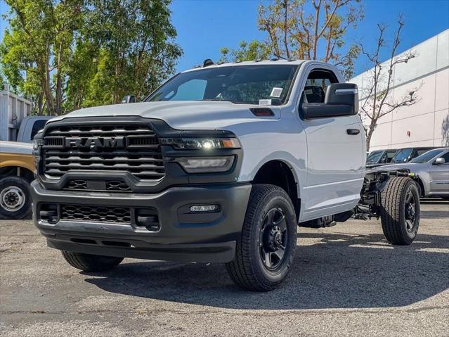 2025 RAM Ram 3500 Chassis Cab RAM 3500 TRADESMAN CHASSIS REGULAR CAB 4X2 60 CA 2025 RAM Ram 3500 Chassis Cab RAM 3500 TRADESMAN CHASSIS REGULAR CAB 4X2 60 CA