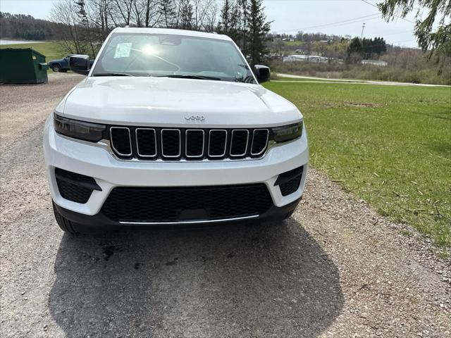 2025 Jeep Grand Cherokee GRAND CHEROKEE LAREDO X 4X4