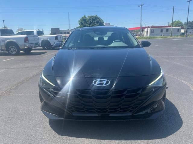 2023 Hyundai Elantra SE