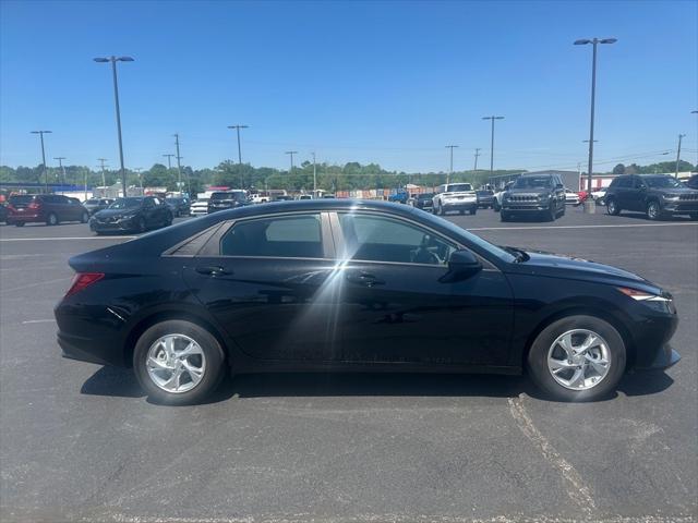 2023 Hyundai Elantra SE
