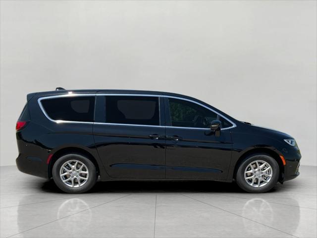 2025 Chrysler Pacifica PACIFICA SELECT