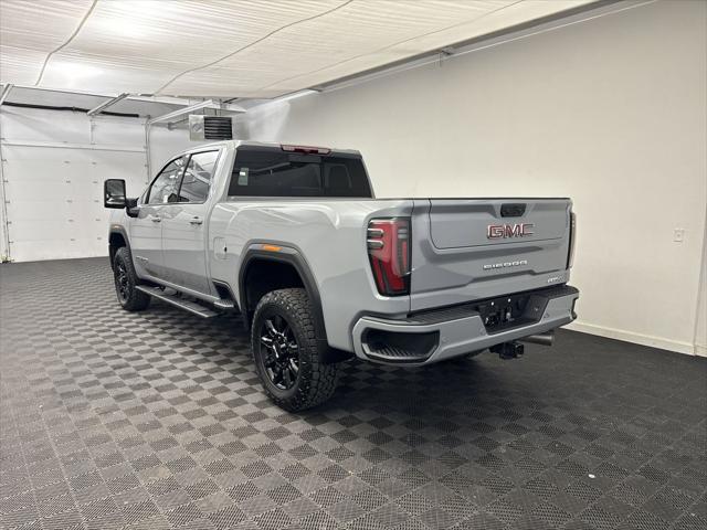 2025 GMC Sierra 2500HD 4WD Crew Cab Standard Bed AT4