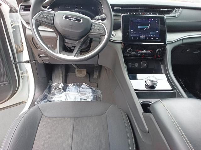 2024 Jeep Grand Cherokee L Laredo X 4x2