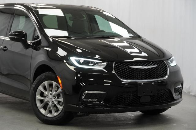 2025 Chrysler Pacifica PACIFICA SELECT AWD