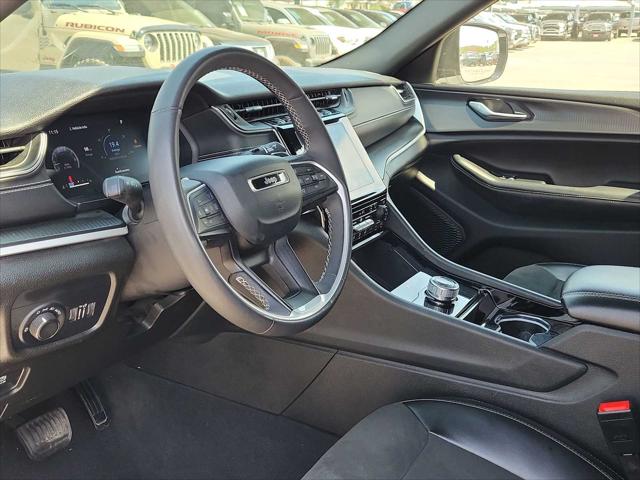2023 Jeep Grand Cherokee L Altitude 4x2