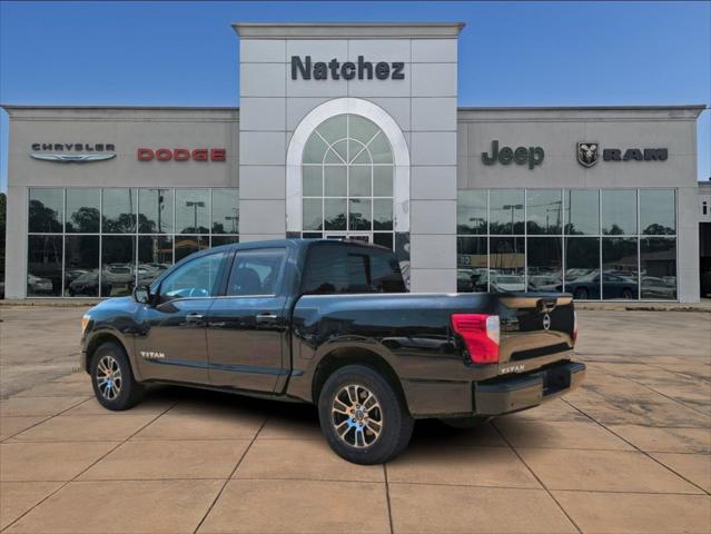 2023 Nissan TITAN Crew Cab SV 4x2