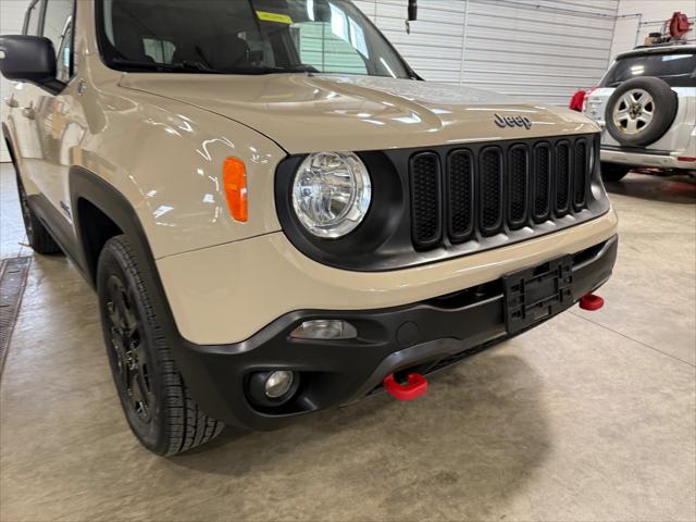 2017 Jeep Renegade Deserthawk 4x4
