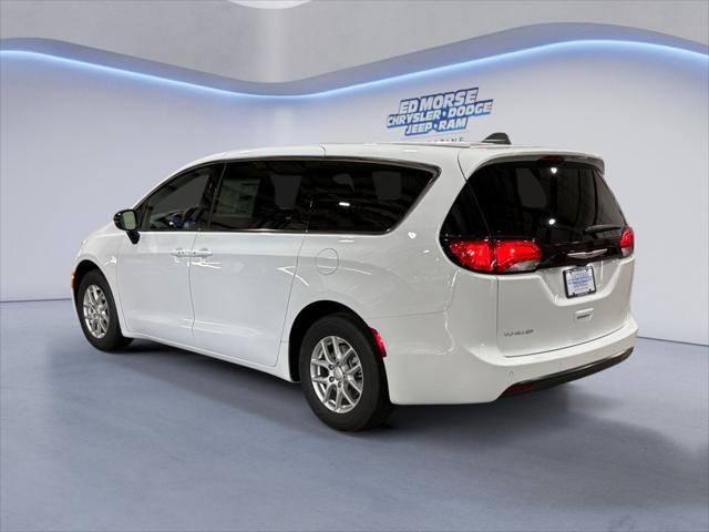 2025 Chrysler Voyager VOYAGER LX