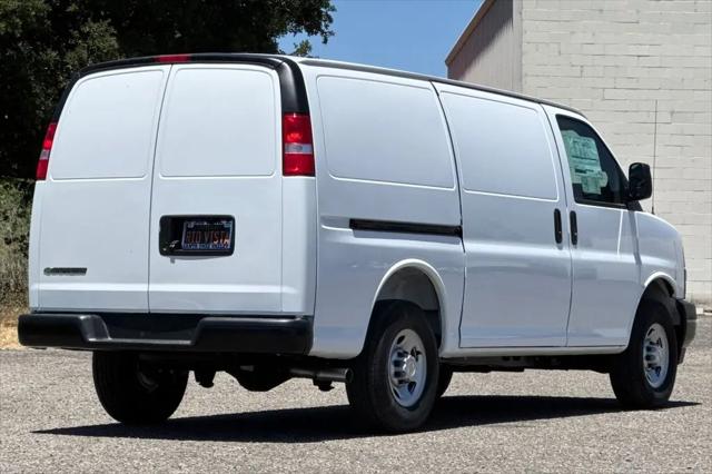 2025 Chevrolet Express Cargo Van RWD 2500 Regular Wheelbase WT
