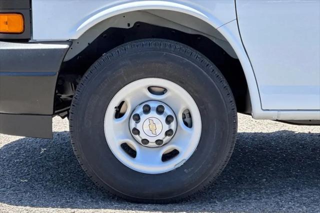 2025 Chevrolet Express Cargo Van RWD 2500 Regular Wheelbase WT