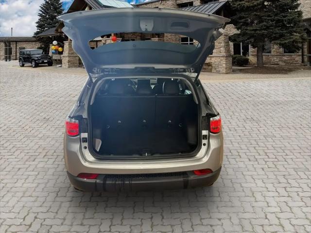 2022 Jeep Compass Latitude Lux 4x4