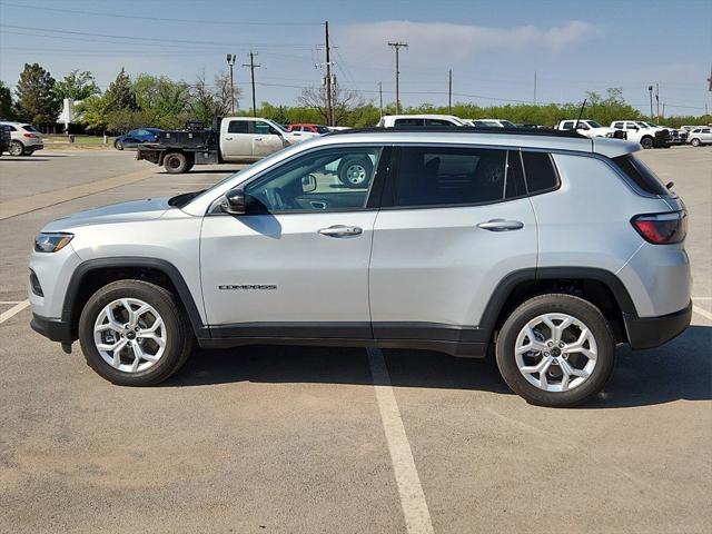 2025 Jeep Compass COMPASS LATITUDE 4X4