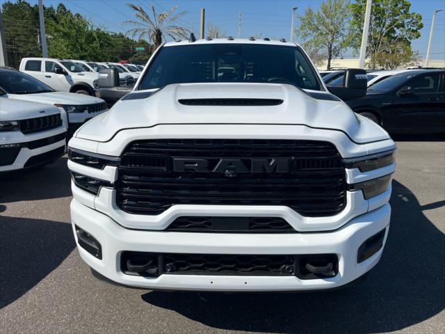 2025 RAM Ram 3500 RAM 3500 LIMITED CREW CAB 4X4 8 BOX