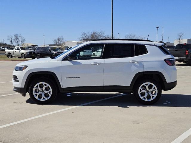 2025 Jeep Compass COMPASS LATITUDE 4X4
