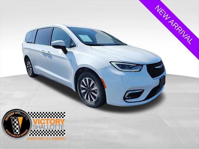 2023 Chrysler Pacifica Hybrid Touring L