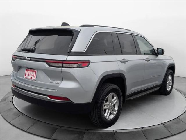 2022 Jeep Grand Cherokee Laredo 4x2