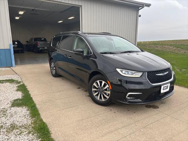 2021 Chrysler Pacifica Hybrid Touring L