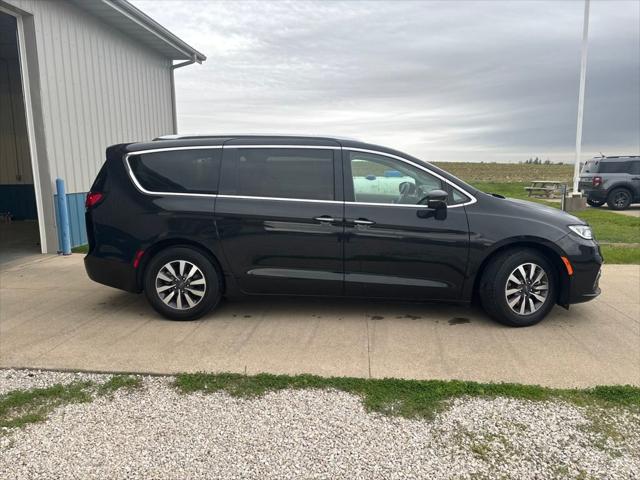 2021 Chrysler Pacifica Hybrid Touring L